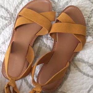 Old Navy Cross tie Sandals